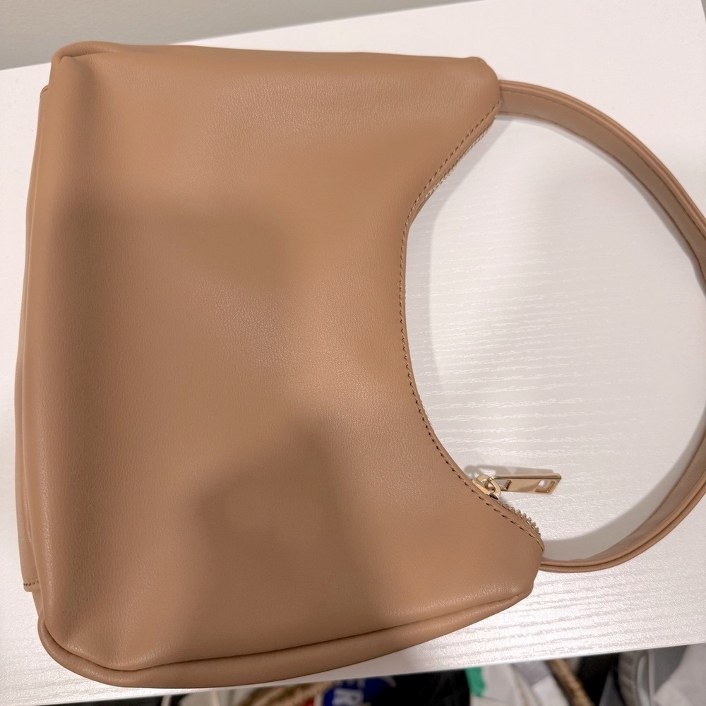Elegant Tan Handbag - Picture 3 of 7